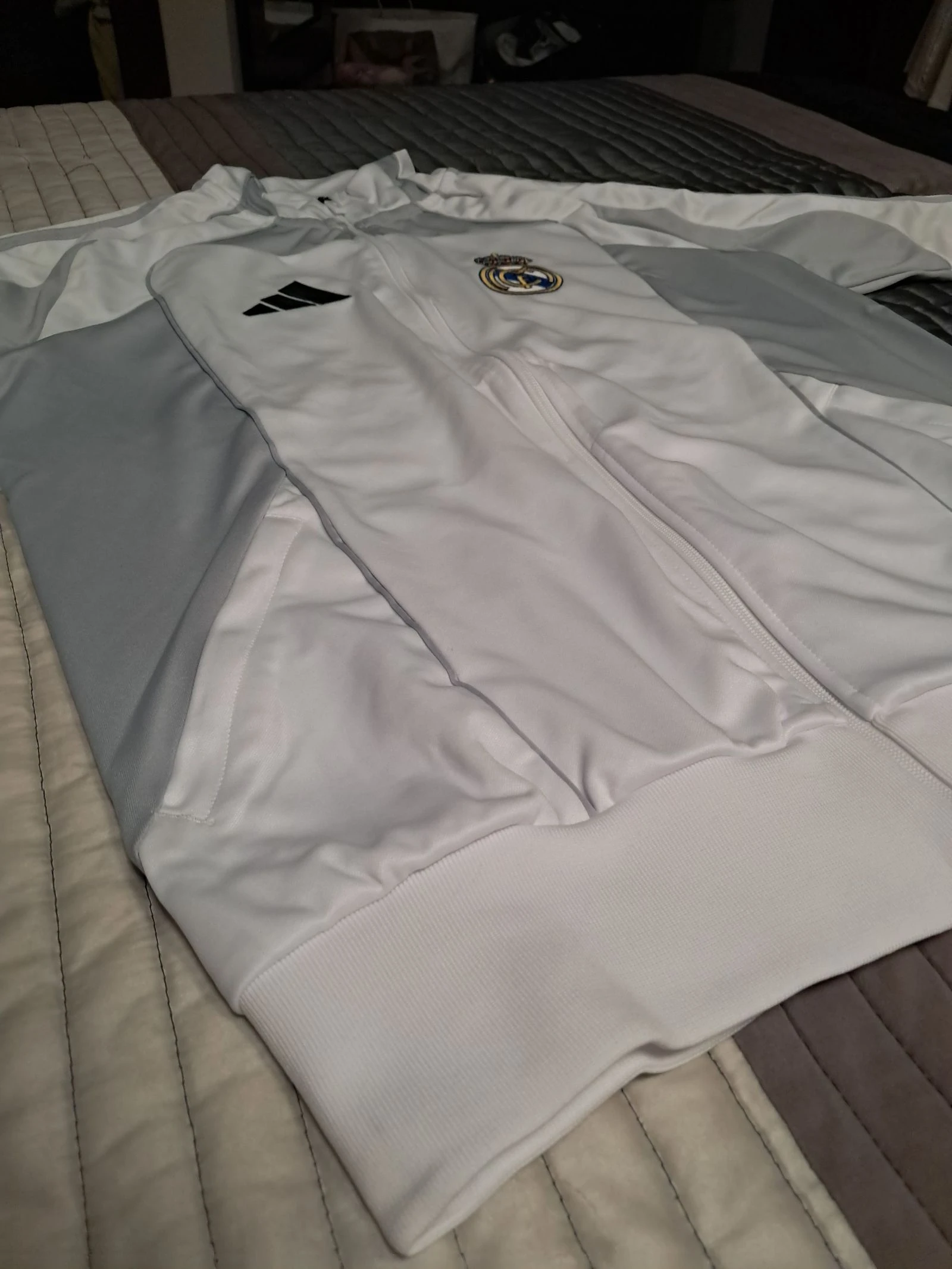 Real Madrid Tracksuit 25/26 - Full Set - Size M – photo 6